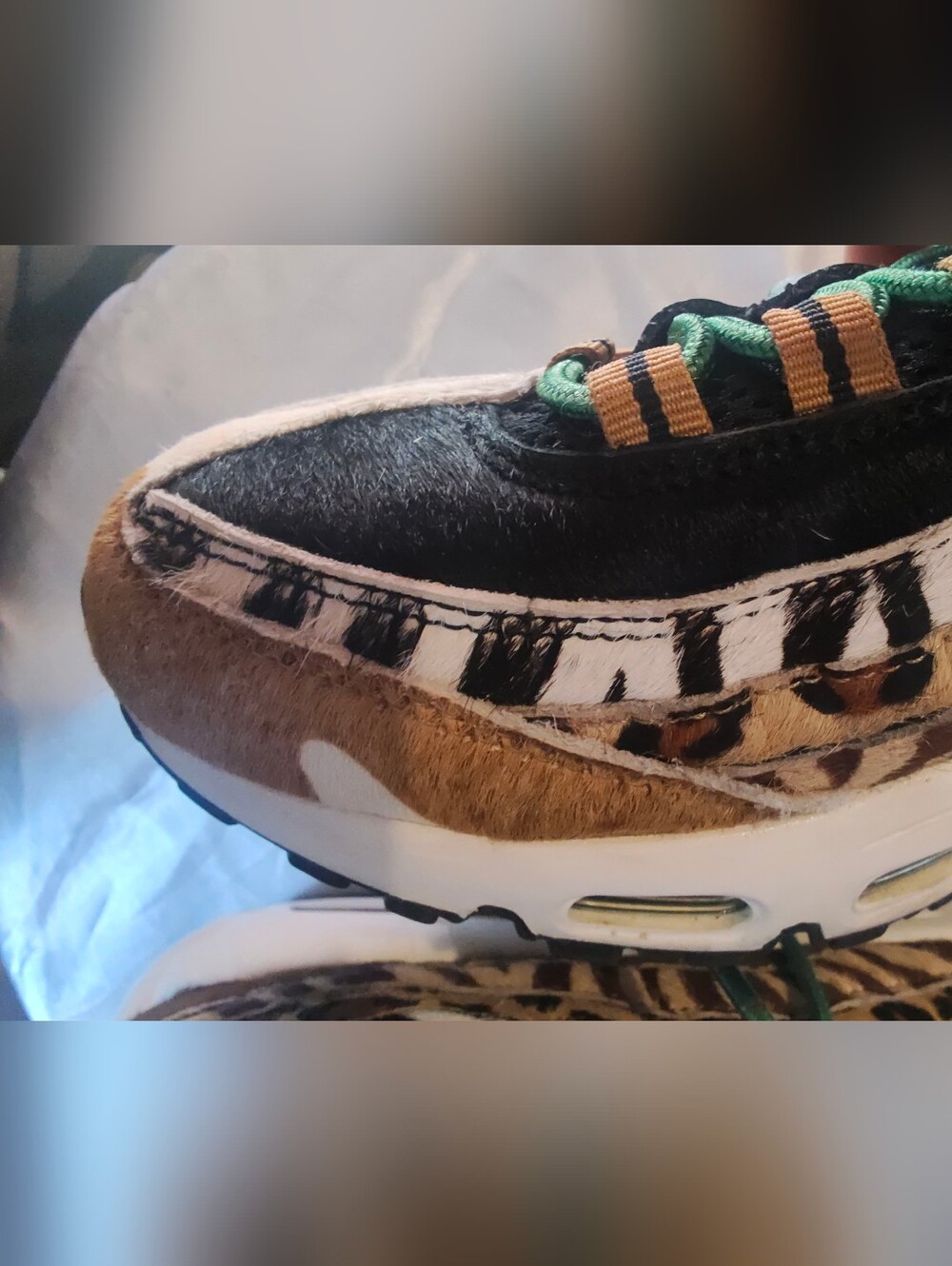 Nike Air Max  Men's Mixed Black, Tan & White Sneakers with Green Laces. - Picture 12 of 12